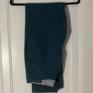 Like New Bonobos Men’s Stretch Washed Chino 2.0 (30x32)!